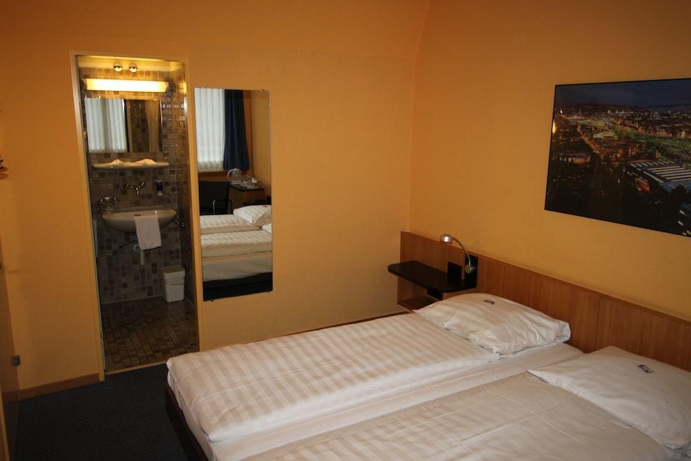 X-Tra Hotel Zurich Luaran gambar